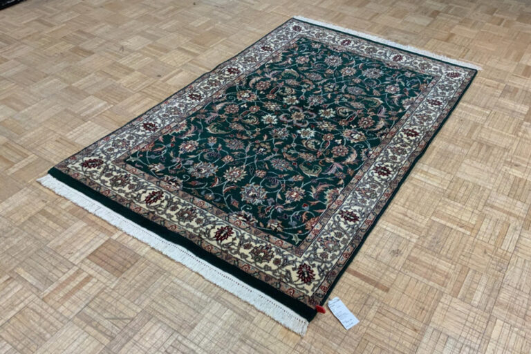Read more about the article An Oriental Rug: The Perfect Valentine’s Day Gift