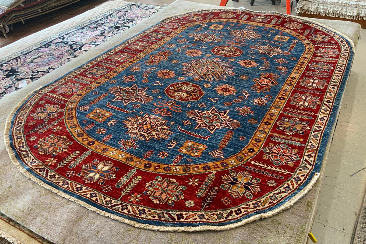 Read more about the article An Oval Oriental Rug For Any Dining Room